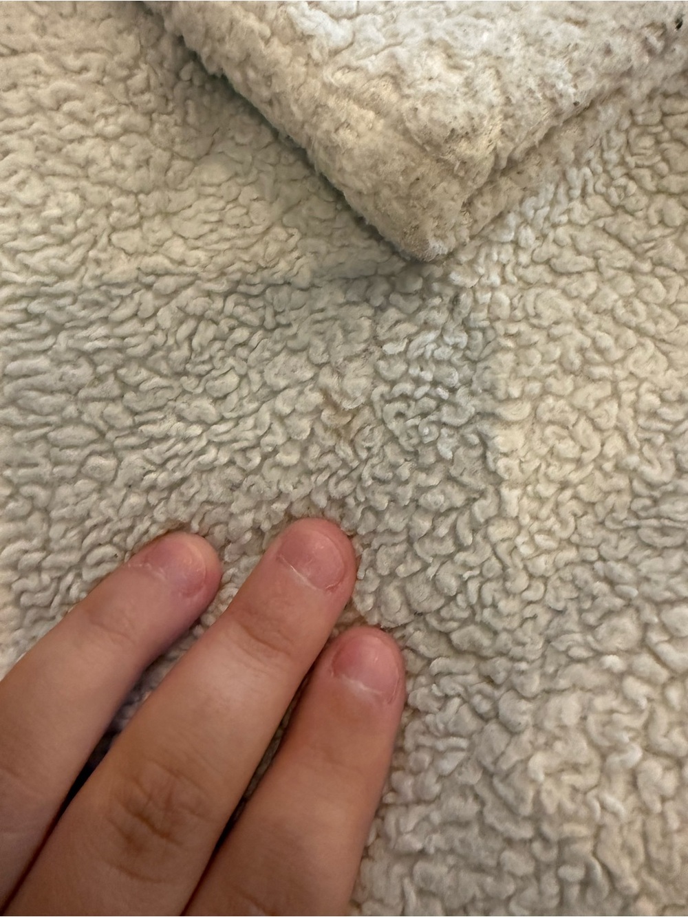 Patagonia Cream Sherpa Quarter-Zip Pullover has some stains - Picture 3 of 5